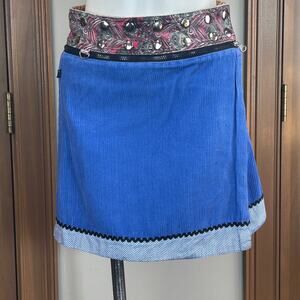 Zand Amsterdam Mini Skirt
Reversible One Size Adjustable